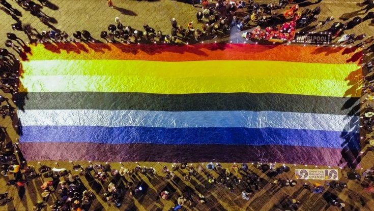 Ucraina, tutti in piazza per la pace, anzi no. La Cisl si sfila: giusto inviare le armi a Kiev 