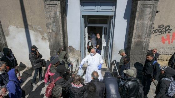 Coronavirus: senzatetto e rom a Napoli, in campo Comune e Chiesa