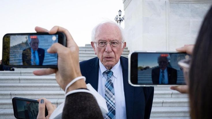 Bernie Sanders dichiara guerra ai super ricchi e dice: “Ecco perché non dovete votare Trump”