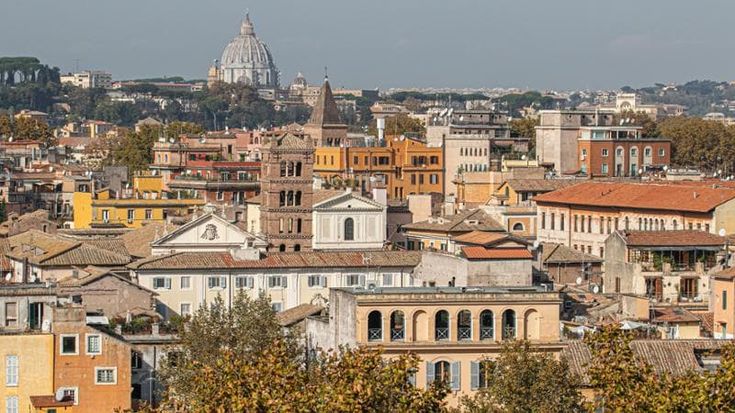 Tassa di soggiorno, Roma in testa alle tariffe: 10 euro a notte negli hotel extra lusso
