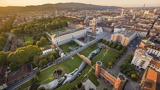 I Musei Reali di Torino riaprono: in mostra Capa, Raffaello e Saype