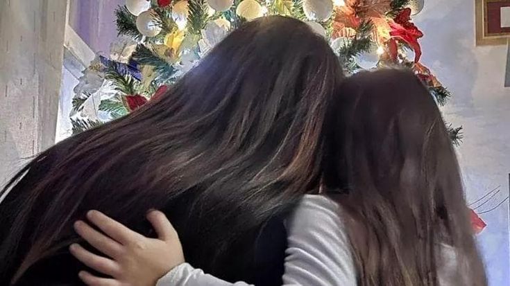 Stella, consegnata al padre dalla polizia. Centinaia di firme contro il prelievo forzoso dei bambini