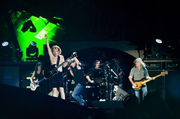 Ac/Dc, Malcolm Young &egrave; malato ma la band non si ferma
