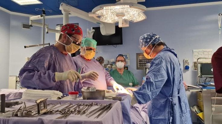 C’era una volta il mito del camice bianco: in Lombardia un medico su due pensa a lasciare il lavoro