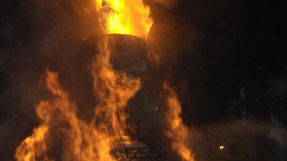 Milano, si accendono i falò di Sant'Antonio e scatta l'allarme alla centrale dei vigili del fuoco