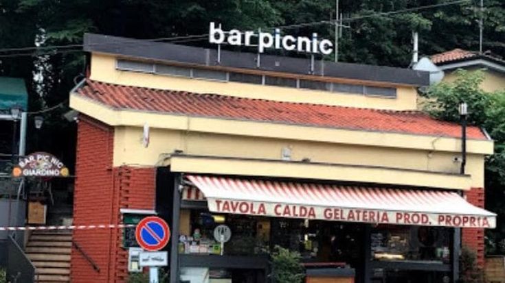 Gang scatenata, il bar Picnic assaltato da venti ragazzini