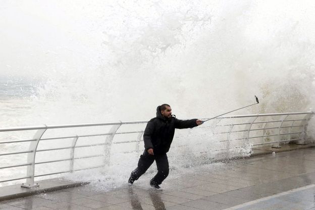 Ossessione selfie stick: quando il braccio non basta 