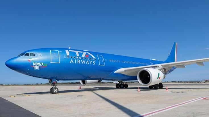 Il turismo spinge Ita: ricavi a quota 1,4 miliardi, passeggeri in crescita del 26%. E torna il marchio Alitalia
