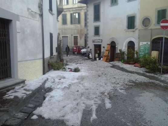 Una straordinaria grandinata, la pazza estate a San Marcello Pistoiese 