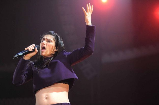 Elisa all'Unipol Arena e canta in italiano