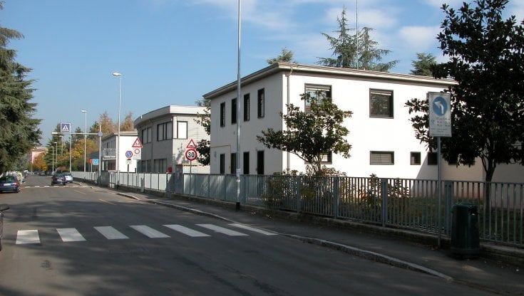 Via Cuneo, scatta il divieto di transito nei pressi della scuola Toscanini 