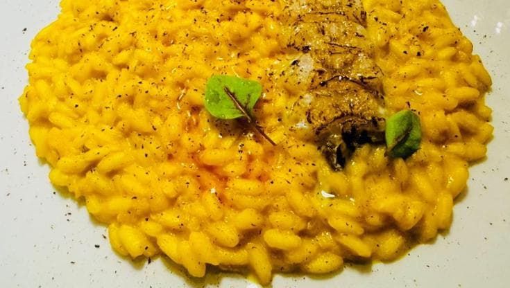 La Cortona che non ti aspetti, tra zafferano, Papacello e risotto alle canocchie