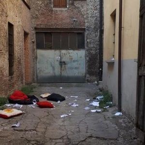 Parma, la festa Erasmus degenera: 18 denunce, c'è anche un docente 