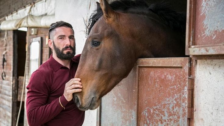 Giuseppe Cimarosa, il cugino ribelle di Messina Denaro: “Quei boss scarcerati sono pericolosi, volevano sparare ai miei cavalli”