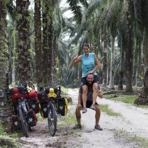 Il diario di Chiara e Riccardo, 18 mila km fino a Singapore in bici contro il diabete