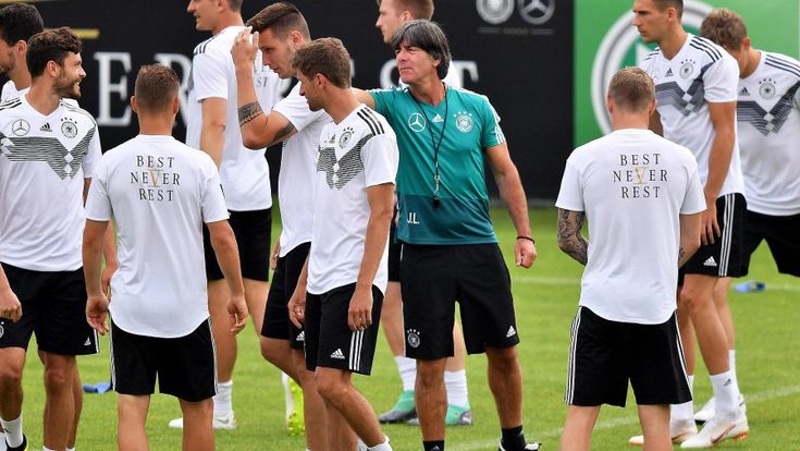 Mondiali, la battaglia dei ritiri: Löw per la clausura, Tite apre alle mogli