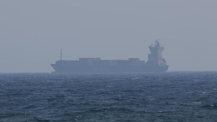 Una nave cinese supera Hormuz, la Cia: “L’Iran controlla lo Stretto”