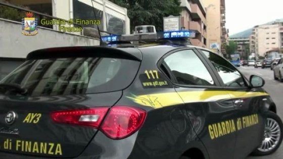 Firenze, chiuso il centro massaggi "a luci rosse"