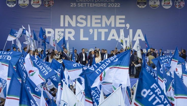 Il pareggio al Senato l’incubo di Giorgia: “Rivogliono l’inciucio”