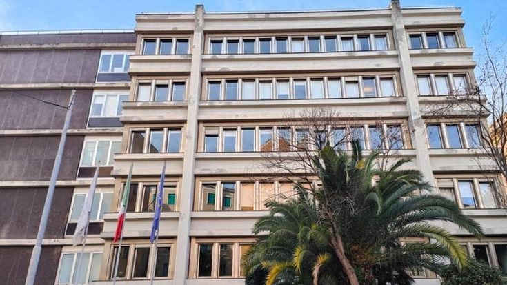 “Quelle foto hot sono mie, rimuovetele”. Il Garante riconosce la violazione e segnala alla polizia