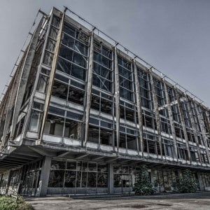 "Il Palazzo del Lavoro è in agonia e le istituzioni non se ne curano"