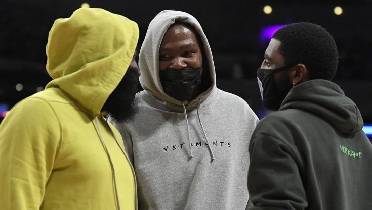 Nba, Irving non si vaccina: Brooklin non lo farà giocare in casa