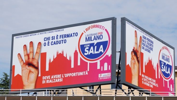 Comunali a Milano, testa a testa tra partiti. Ma l’effetto Sala dà 12 punti di vantaggio
