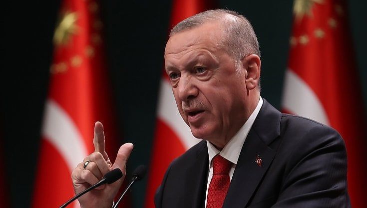 Turchia, il blitz di Erdogan sulle istituzioni economiche spaventa i mercati