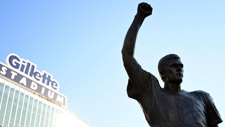 Nfl, una statua per Tom Brady, l’eroe dei New England Patrios