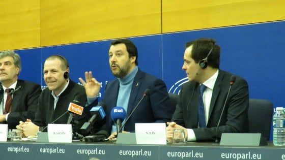 Scuola: unire elementari e medie, ritorno al prof prevalente e rientro dei docenti al Sud. Così la Lega vuole riformarla