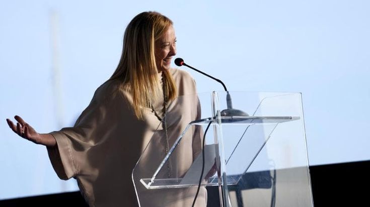 Governo Meloni? Smettiamo di chiamarla destra, è molto peggio