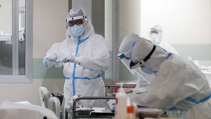 Covid, in Puglia in 14 giorni contagi quasi dimezzati. Nelle ultime 24 ore 1.632 casi e 3 vittime