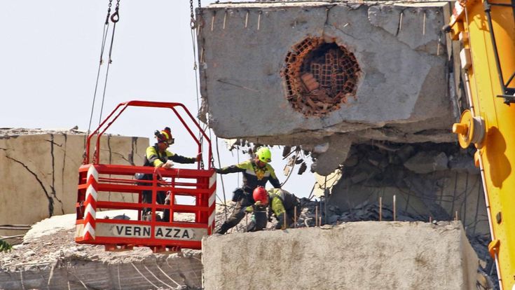 l controlli sul ponte fatti con il martello. Ora i monitoraggi finiscono nel mirino