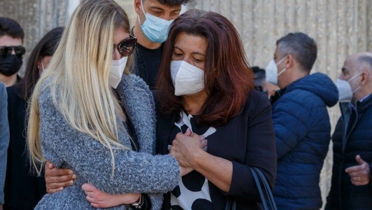 Delitto di Avellino. "Dolce ma psicopatica". Così Elena si definiva sui social un anno fa