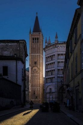 Fotografia, Parma all'alba vince il premio Touring Club 