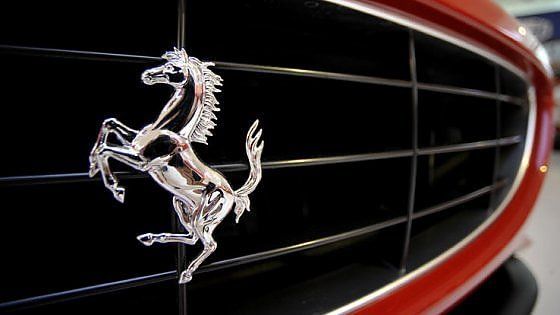 Ferrari debutta a Piazza Affari: si completa l'addio a Fca