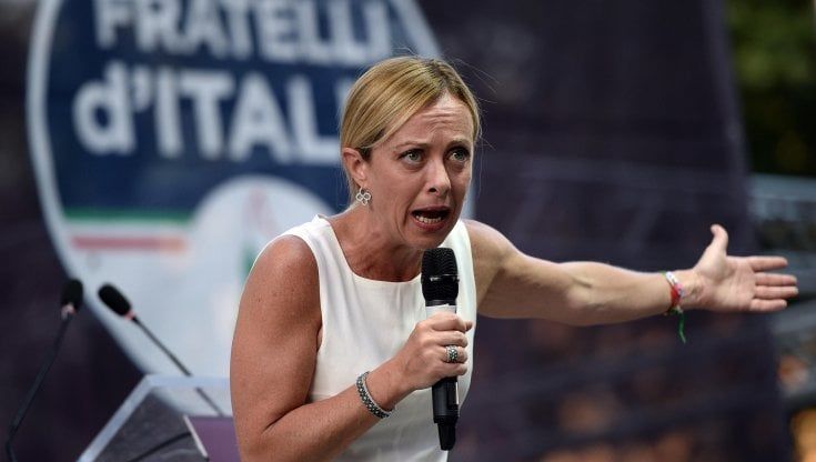 Il "New York Times" contro Giorgia Meloni, è polemica in Italia