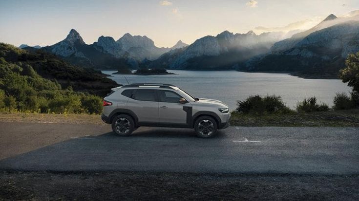 Dacia Duster full hybrid 155: spazio, prestazioni e comfort a basso consumo
