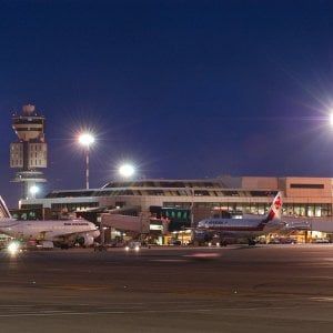 Espulso l'egiziano che ha bloccato Malpensa: il suo volo è partito per il Senegal