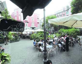 Movida tra raid e pestaggi appello da piazza Bellini "Subito un presidio fisso"