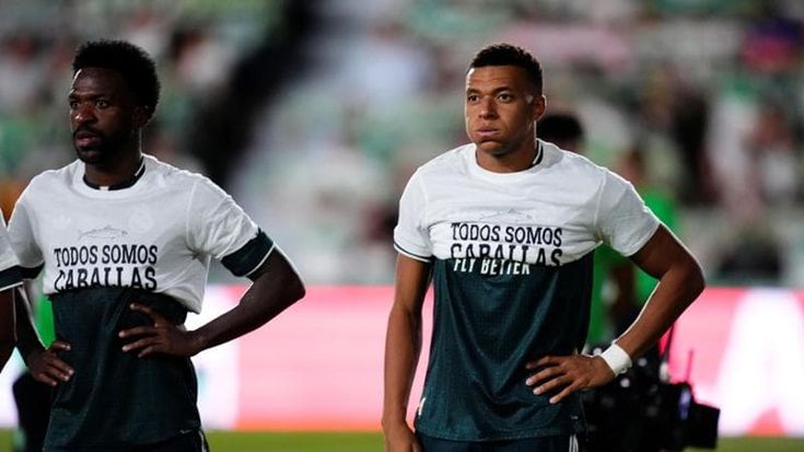Mbappé, Vinicius e Konaté nascondono il messaggio per Ceuta: è polemica in Spagna