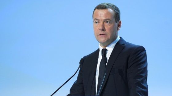 Russia, Navalnyj accusa Medvedev di corruzione. "Dacie con i soldi della beneficenza"