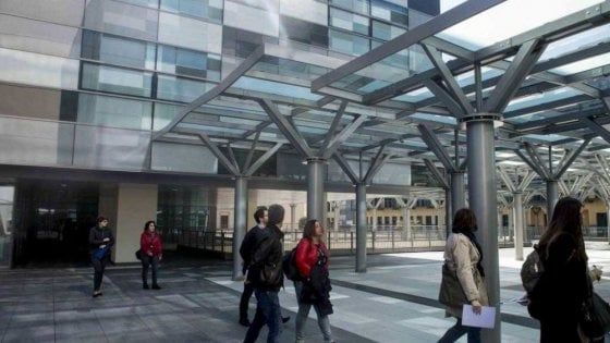 La storia di Giulia, operata al collo mentre è ancora nell’utero materno