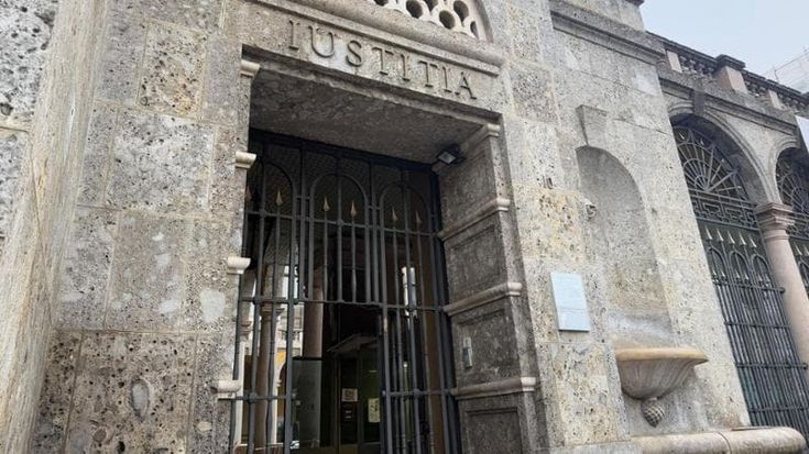 Morì dopo aver bevuto sapone liquido, a processo i figli: “In casa cibo marcio, topi e scarafaggi”