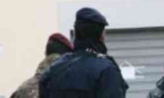 Torna la rapina con siringa, in fuga con 400 euro