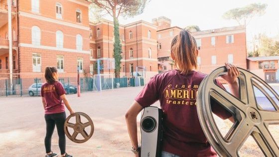 Roma, "salva" l'arena di San Cosimato. Cinema America si sposta al liceo Kennedy