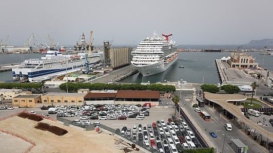 Palermo: resta in porto la nave "Adriatica" della Grandi Navi Veloci per Napoli