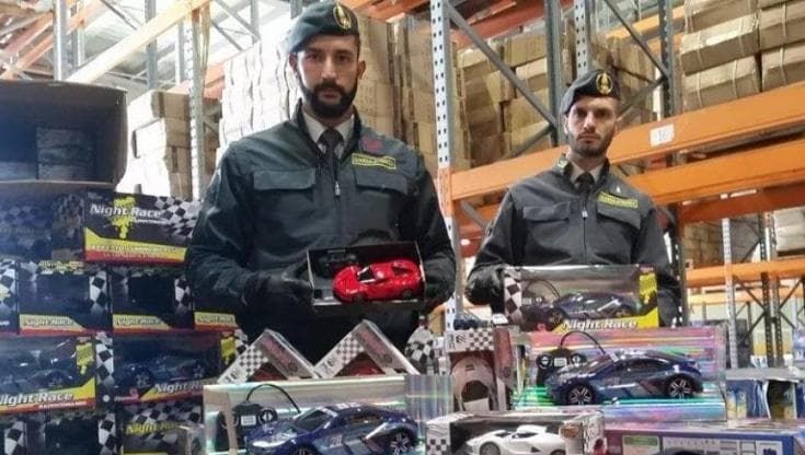 “I modellini cinesi di auto radiocomandate hanno copiato il design Ferrari”. Importatore condannato