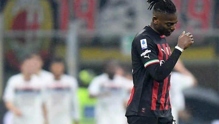 Milan, Leao diventa un caso: non segna più e San Siro lo fischia, come Donnarumma e Kessié...