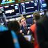 Le Borse rimbalzano con la cautela della Fed. Spread in netto calo sotto i 290 punti